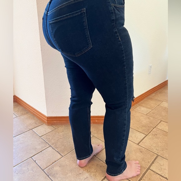 NWT Old Navy Suzie Jeans Size 14 - Picture 10 of 10
